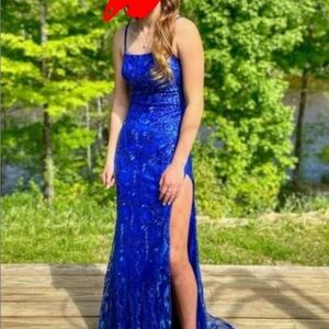 Elegant Blue Evening Gown
